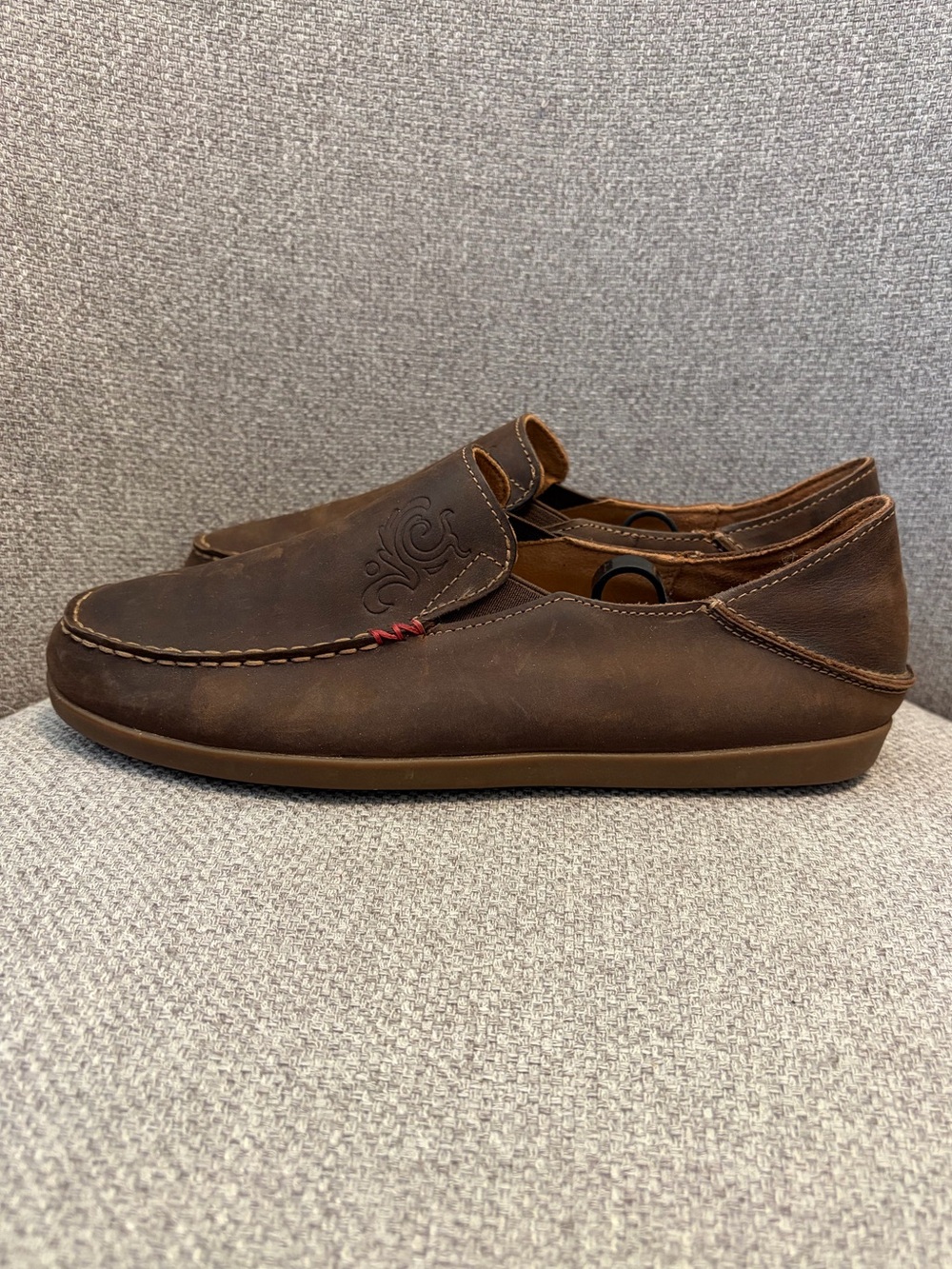 OLUKAI- Women's 8.5 Nohea Nubuck Leather Loafers